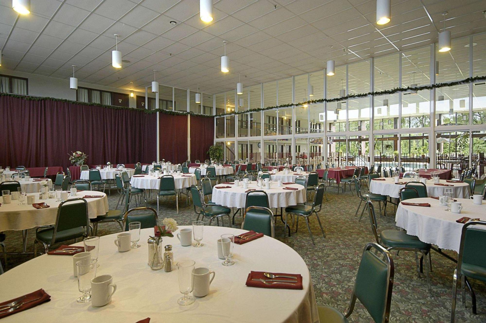 Howard Johnson By Wyndham Portage La Prairie Εξωτερικό φωτογραφία