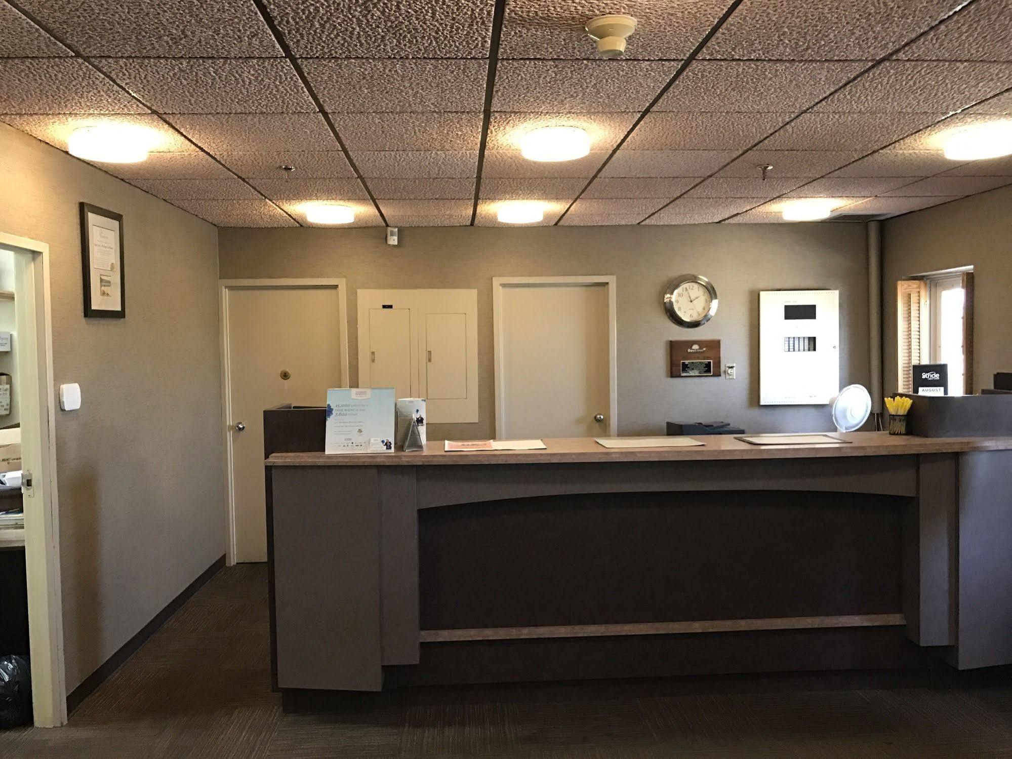 Howard Johnson By Wyndham Portage La Prairie Εξωτερικό φωτογραφία